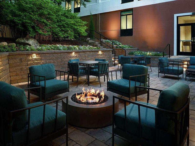 Hilton Garden Inn Atlanta-Buckhead Exterior photo